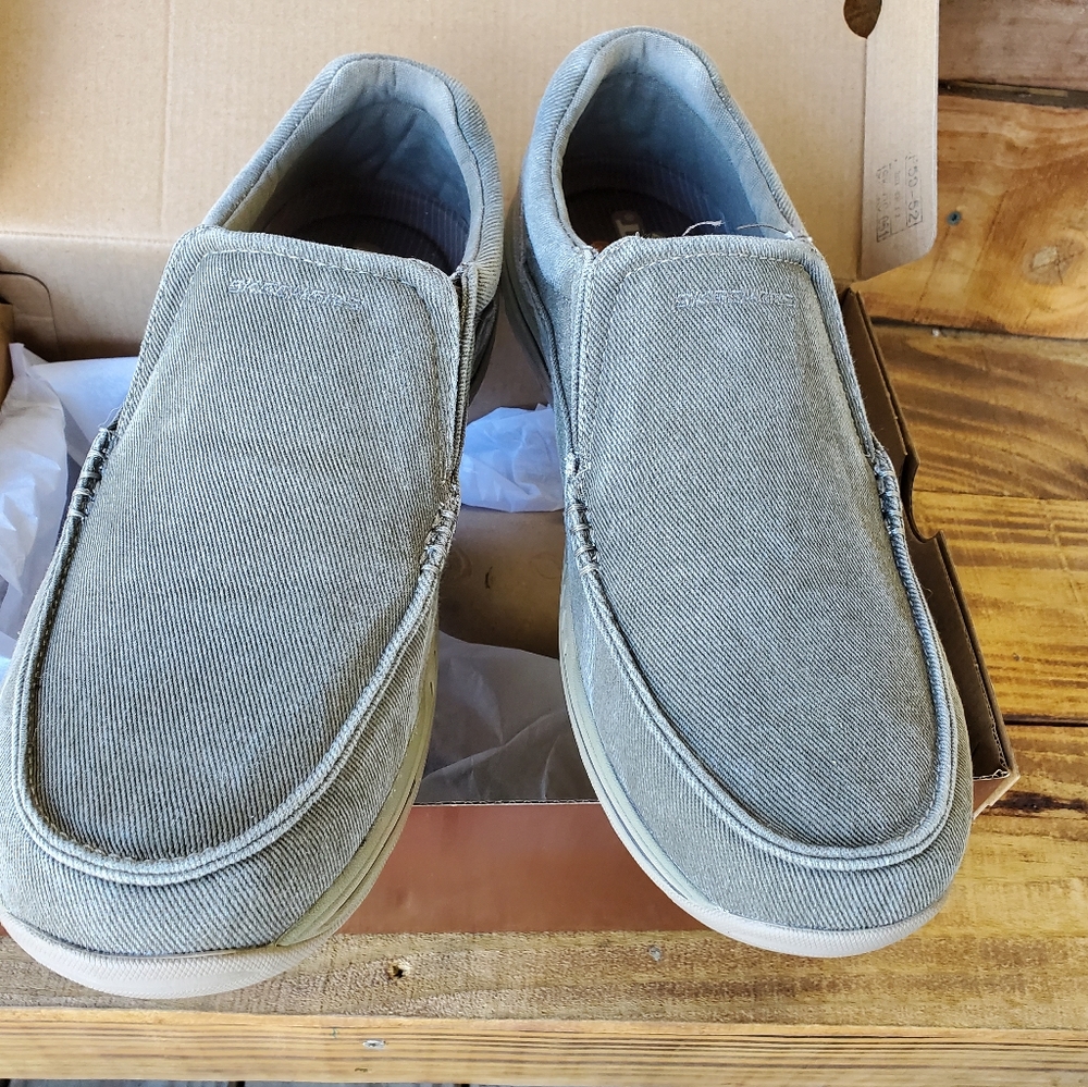 Skechers men Brand new with tags Size 12 extra wide fit